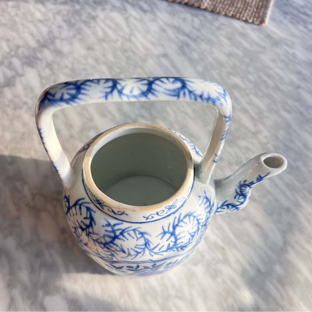 Asian Blue and White Ceramic Teapot - 4 cups - Picture 2 of 6